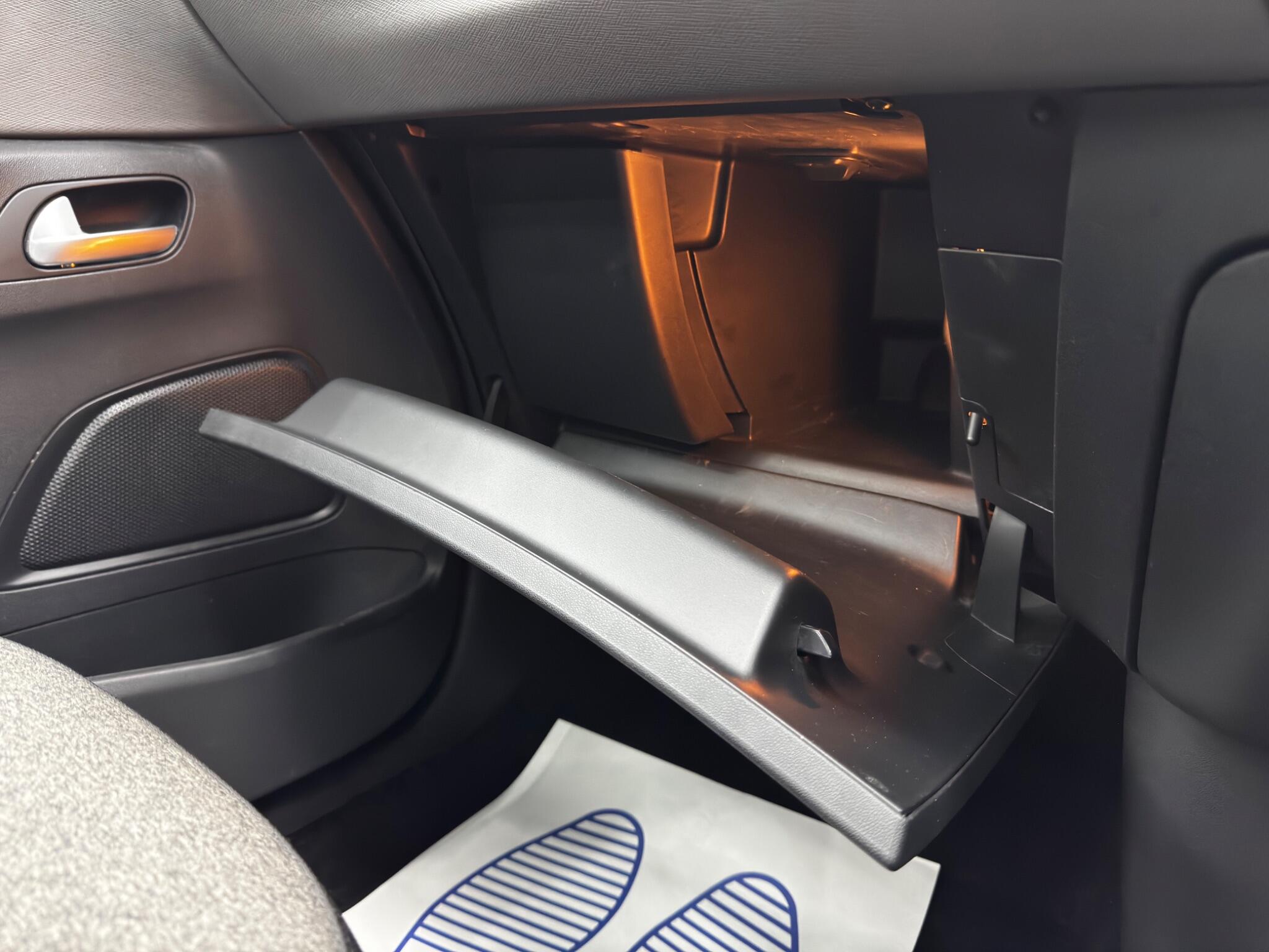 Citroen C4 Picasso view 33