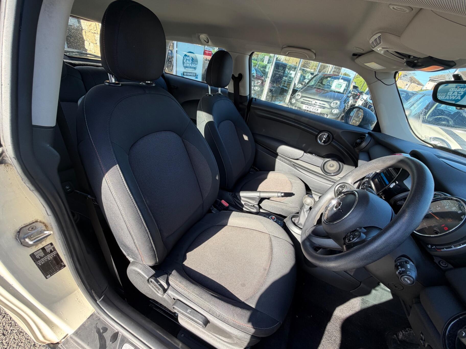 Mini Hatch view 12