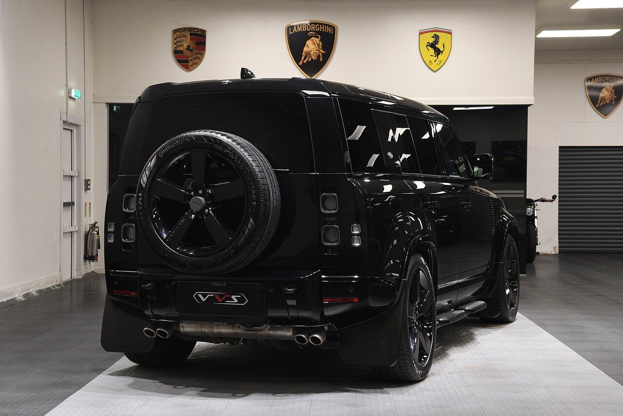 Land Rover Defender view 3