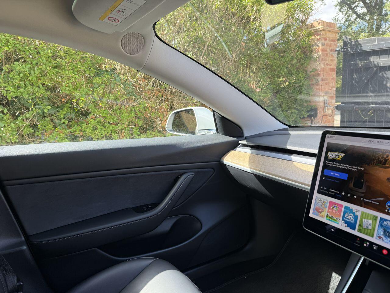 Tesla Model 3 view 21