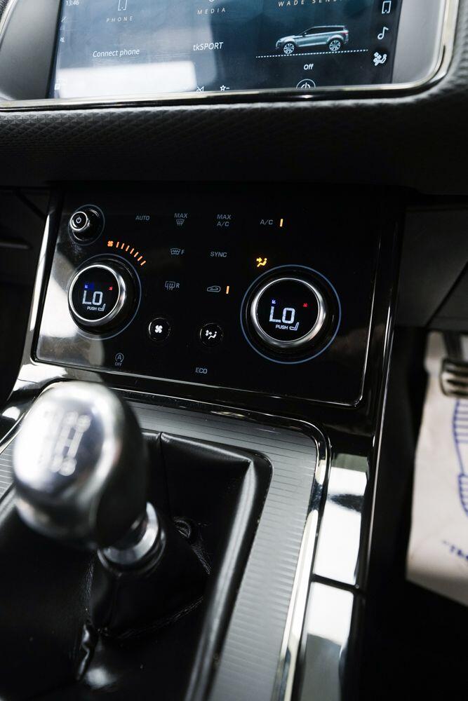 Land Rover Range Rover Evoque view 18