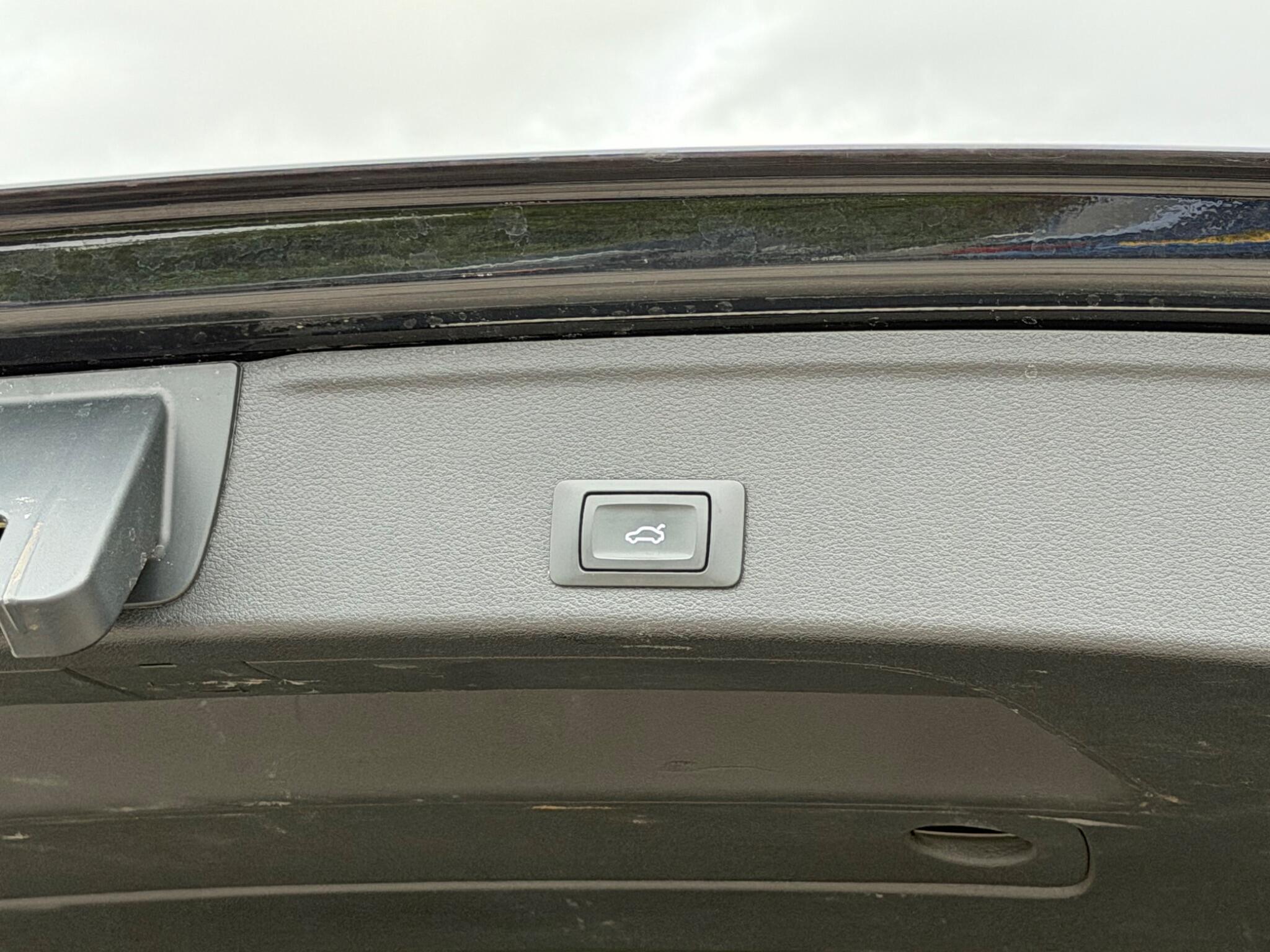 Audi A4 view 23