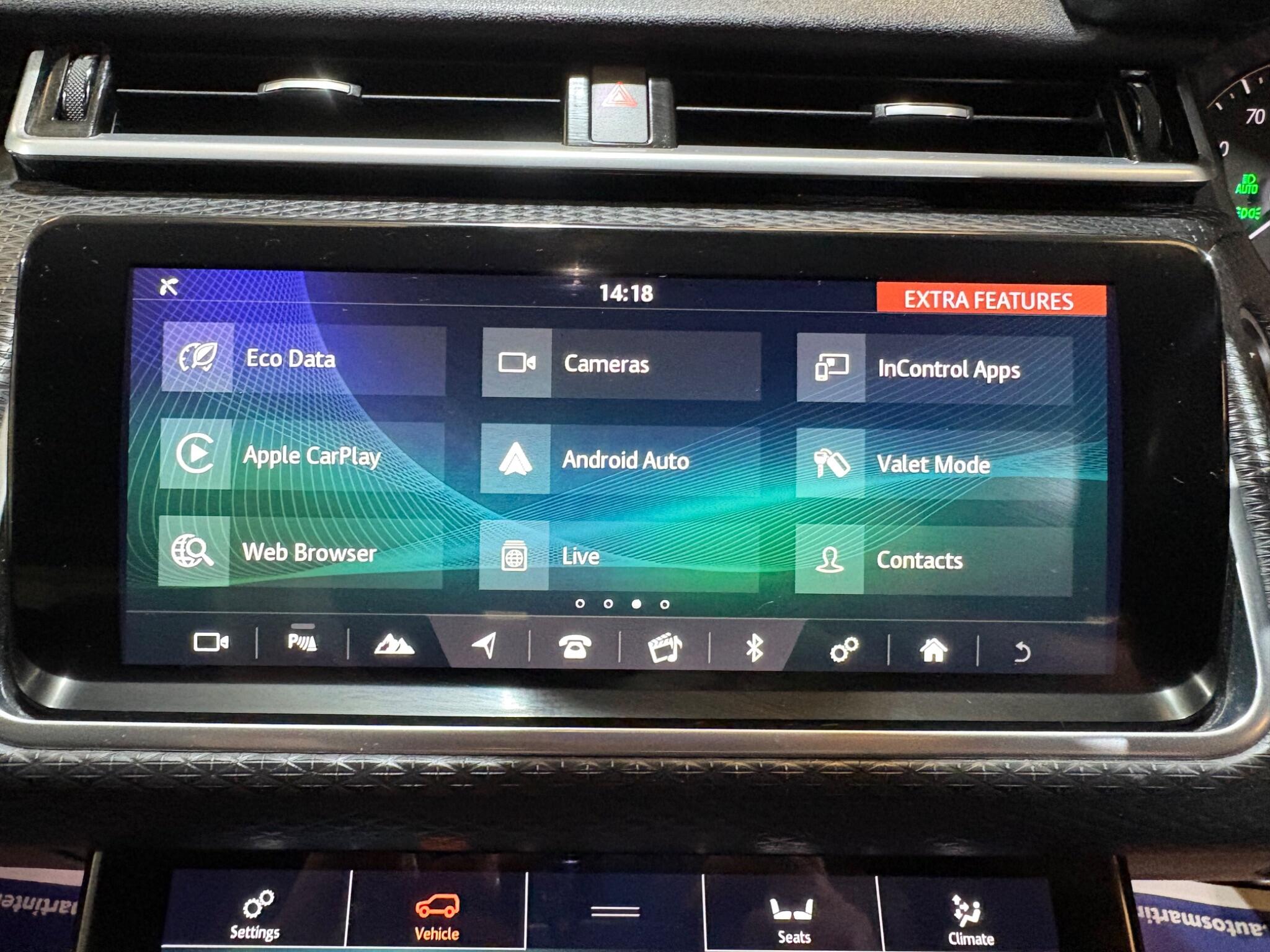 Land Rover Range Rover Velar view 5
