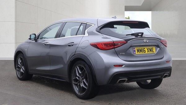 Infiniti Q30 view 6
