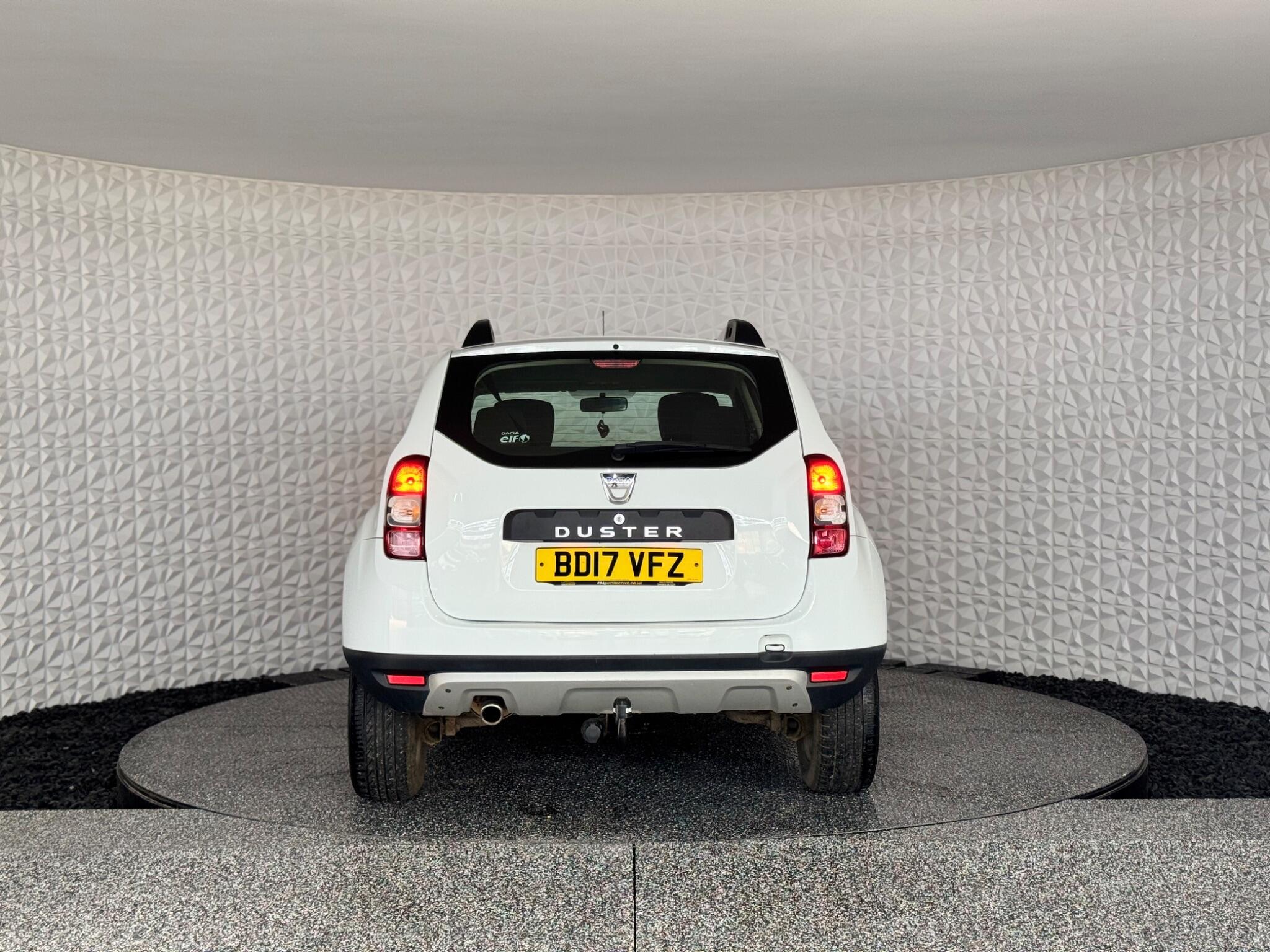 Dacia Duster view 12