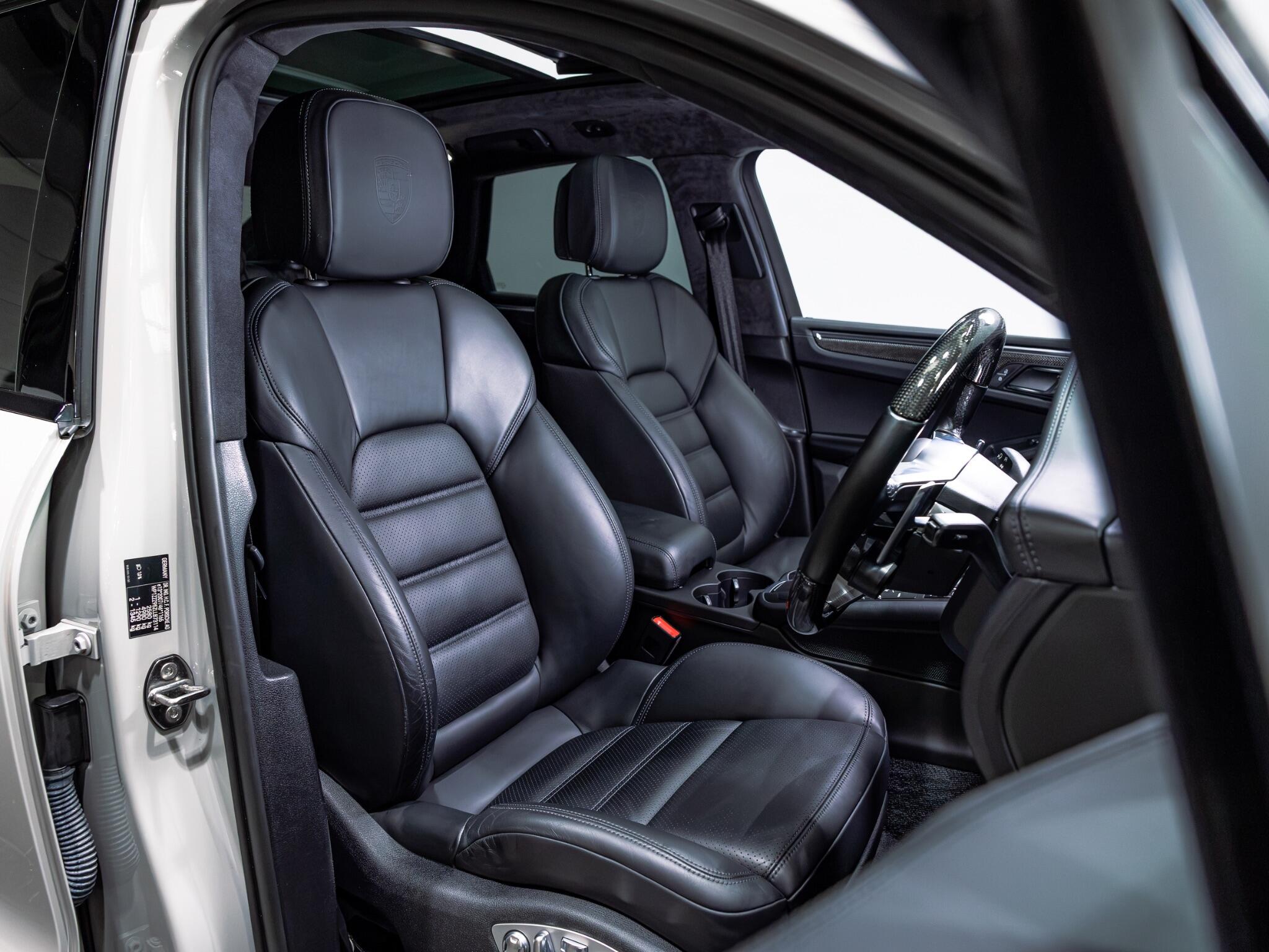 Porsche Macan view 2