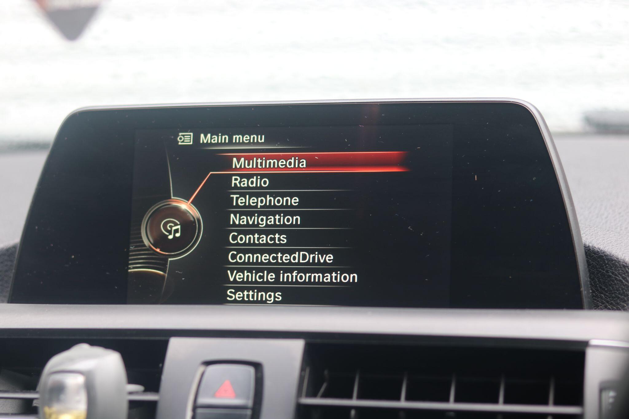 BMW 1 Series view 9