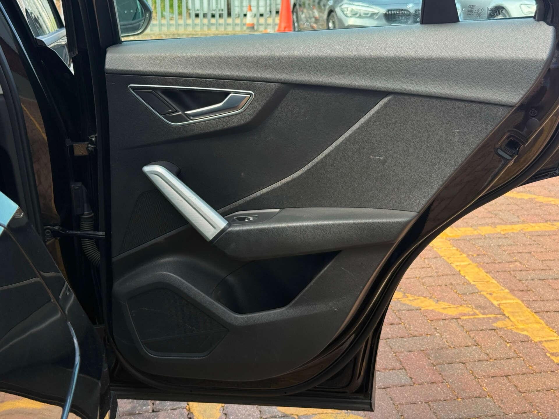 Audi Q2 view 20