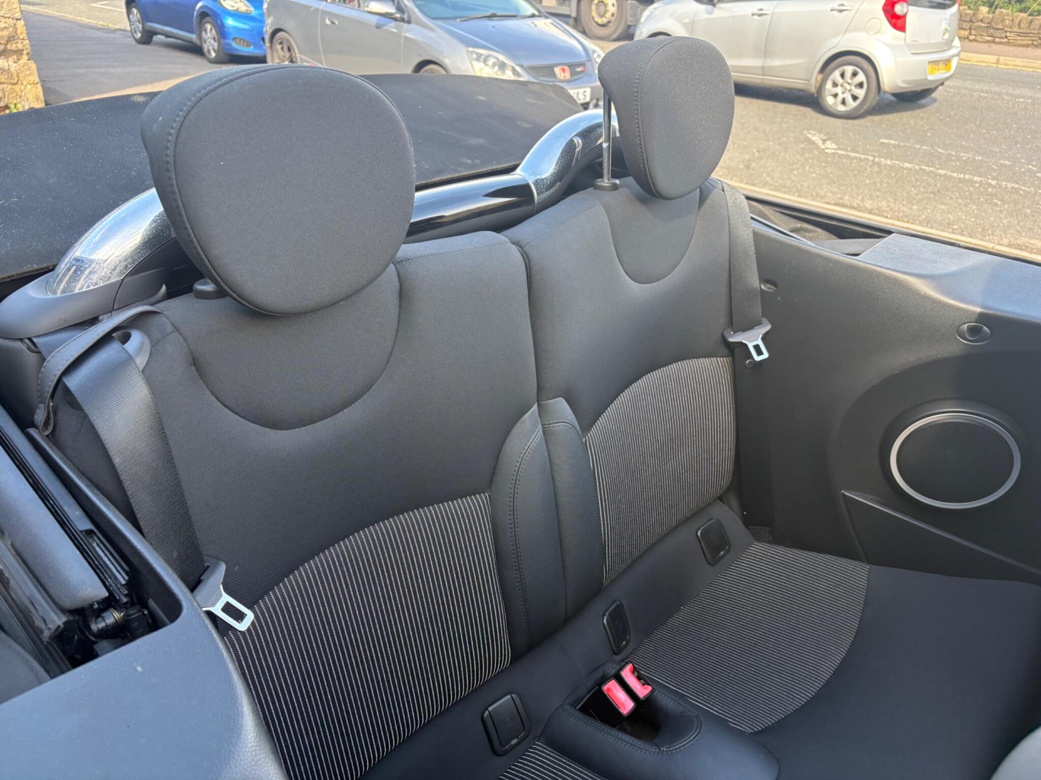 Mini Convertible view 20
