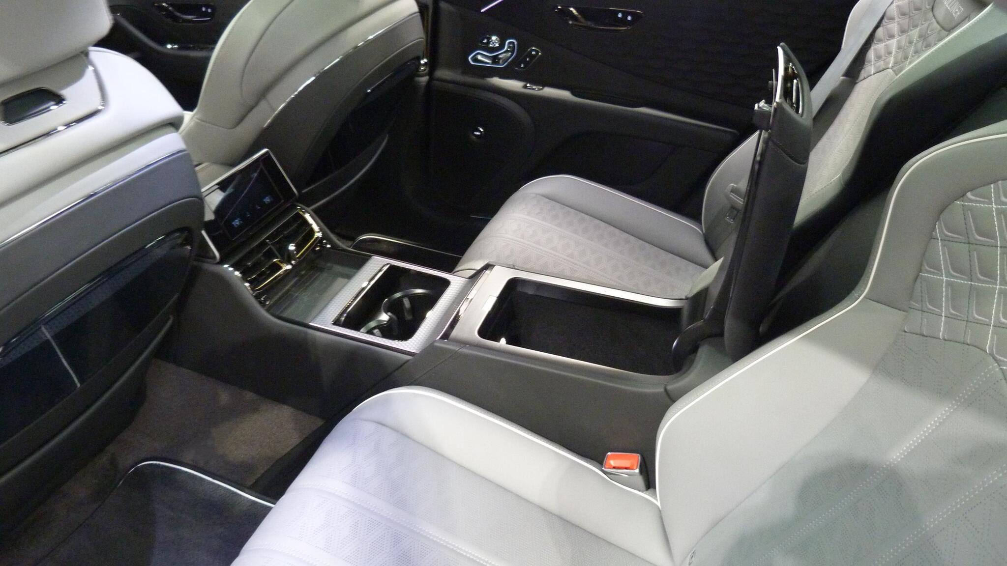 Bentley Flying Spur view 22