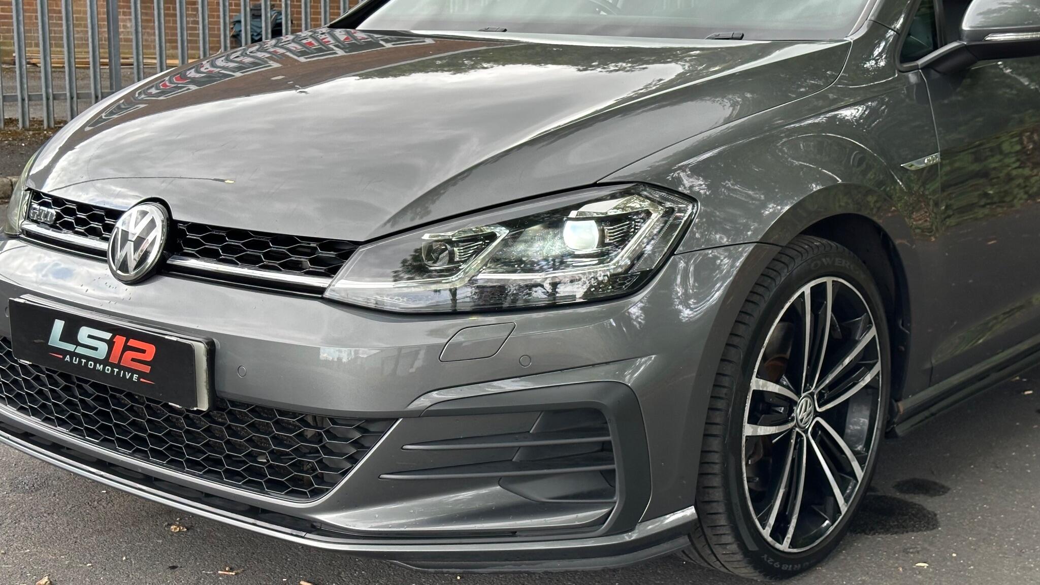 Volkswagen Golf view 30