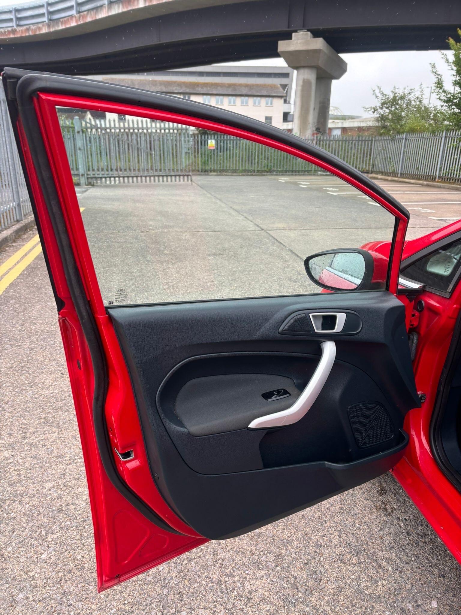 Ford Fiesta view 34