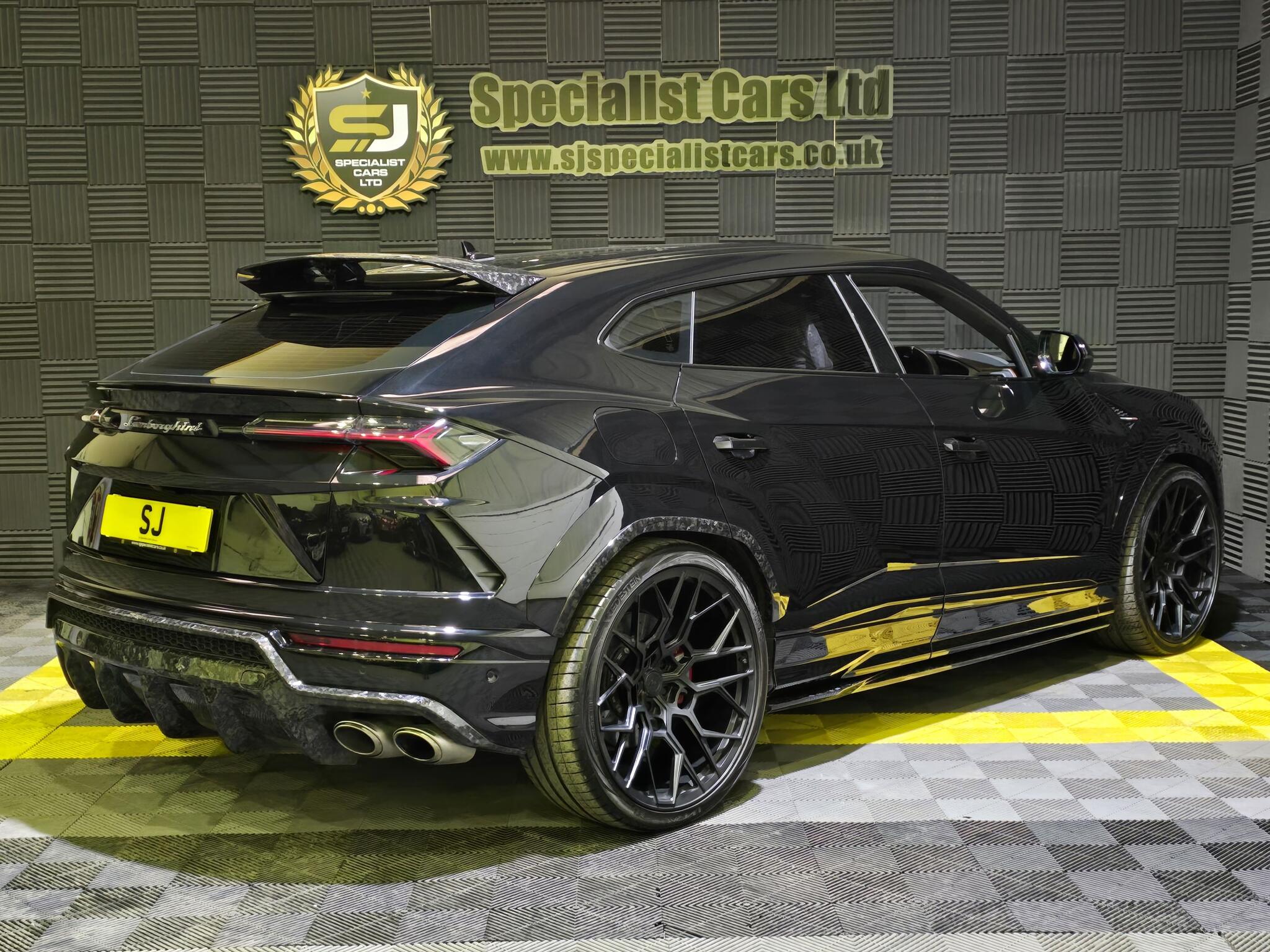Lamborghini Urus view 25
