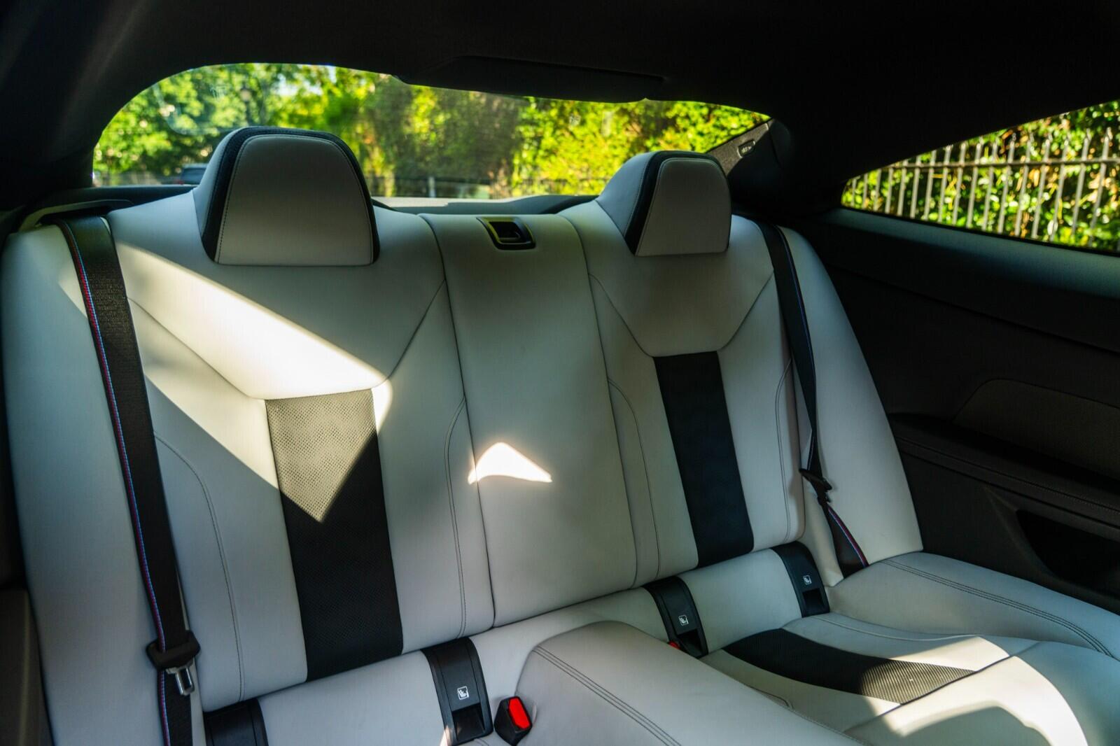 BMW M4 view 45