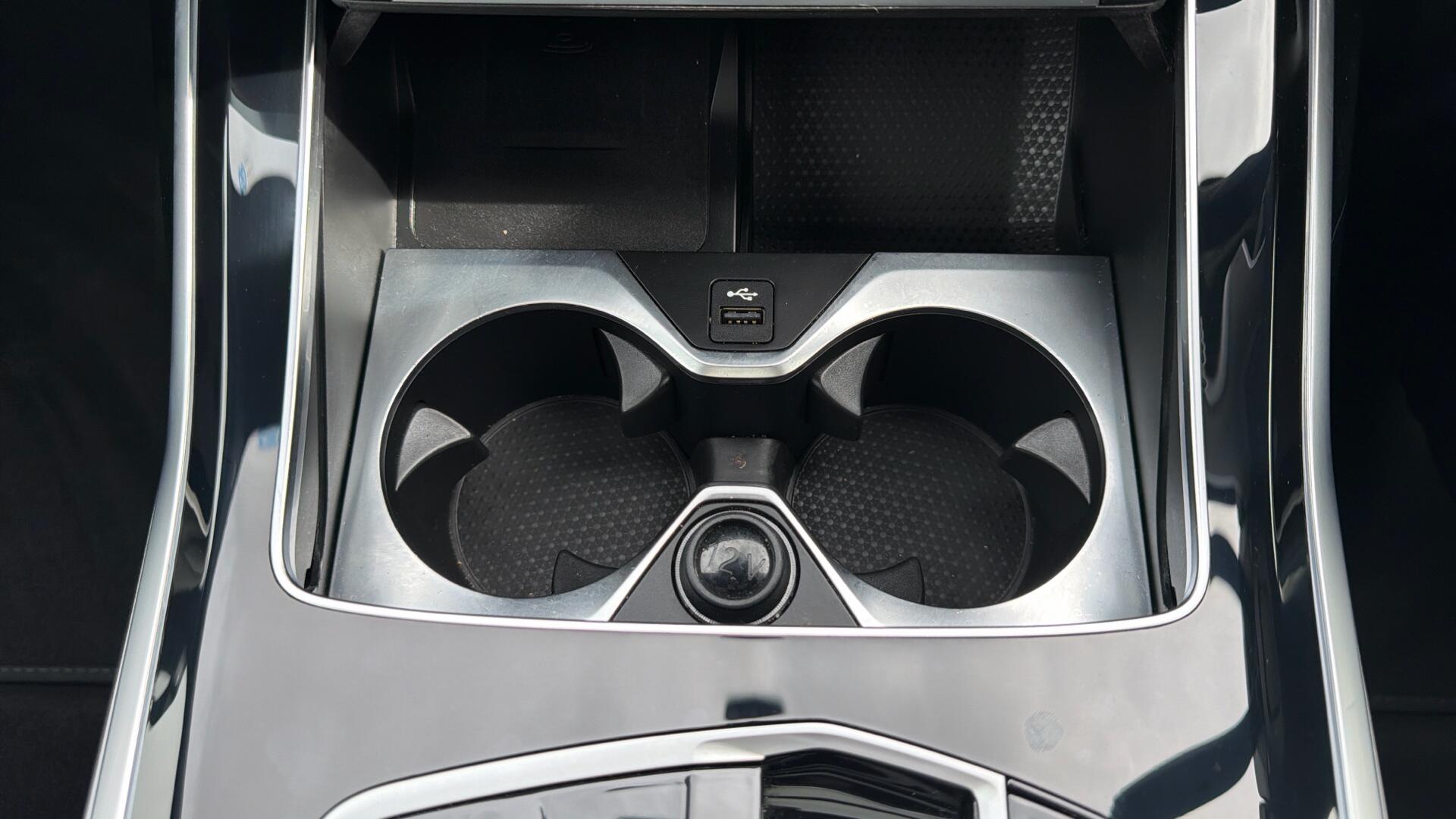 BMW X7 view 70