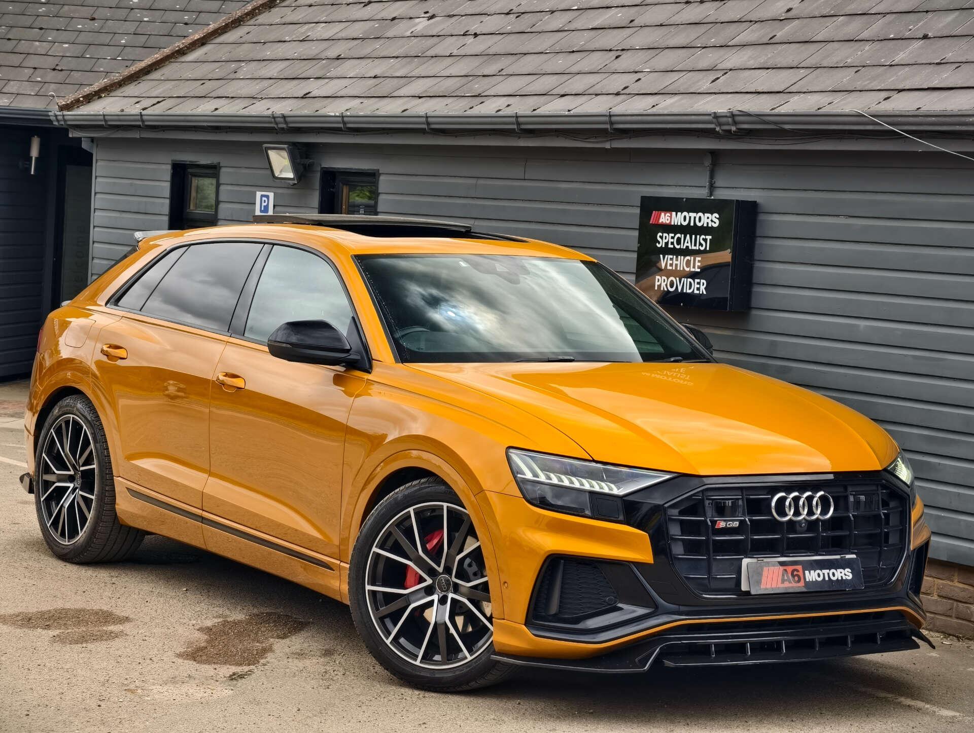 Audi Q8 view 5