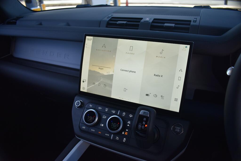Land Rover Defender view 50