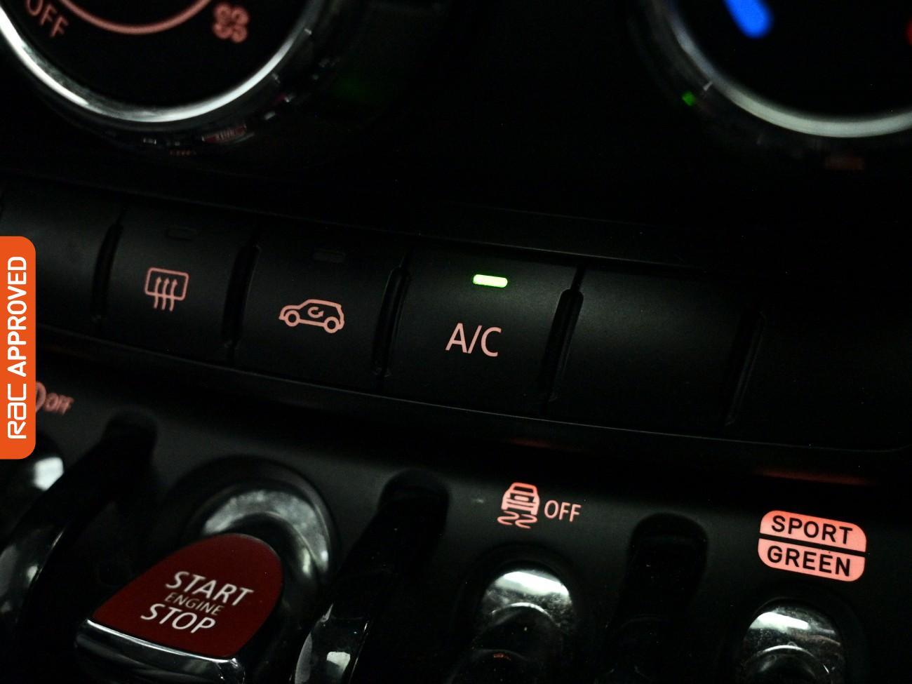Mini Hatch view 16