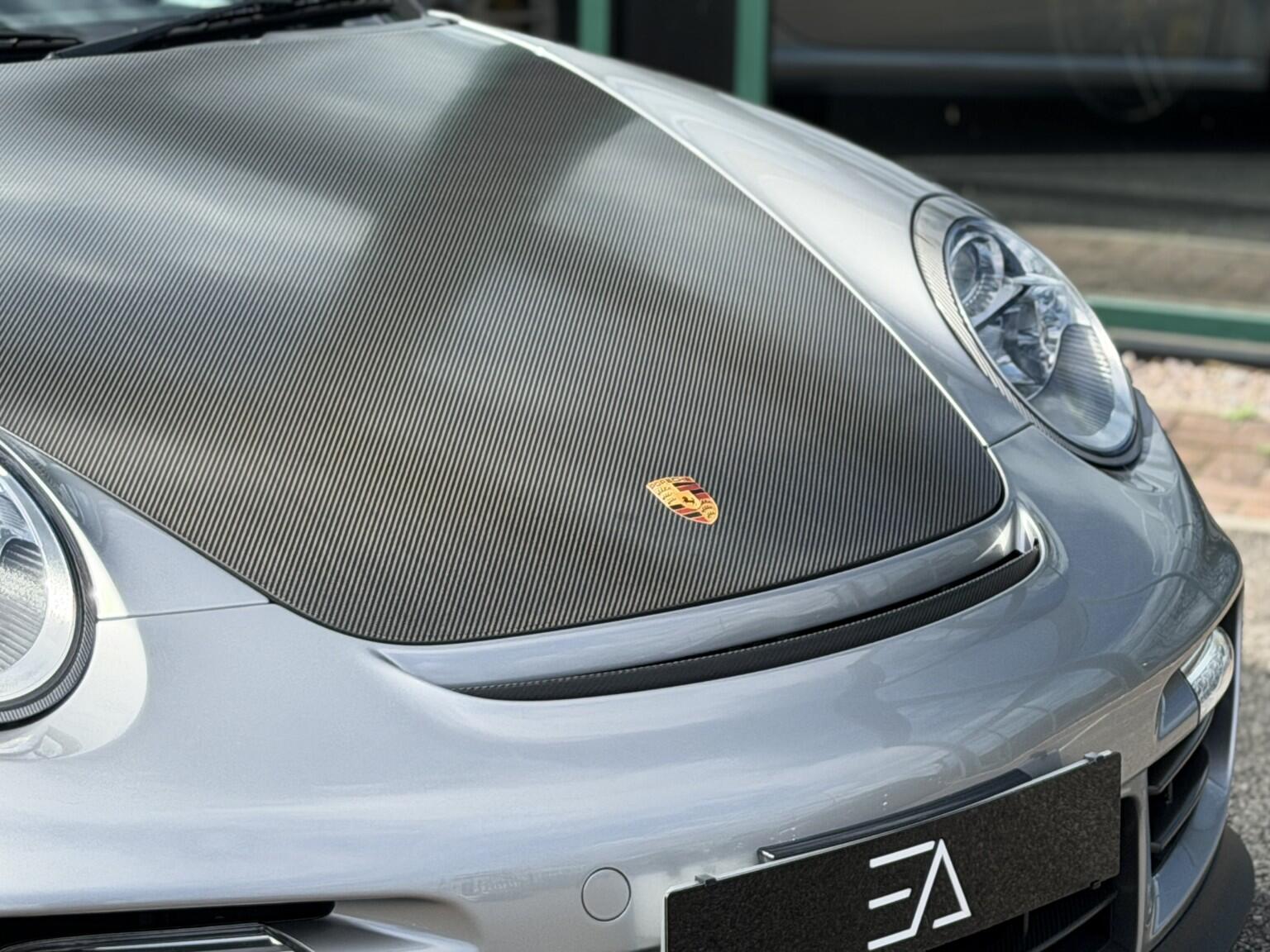 Porsche 911 view 8