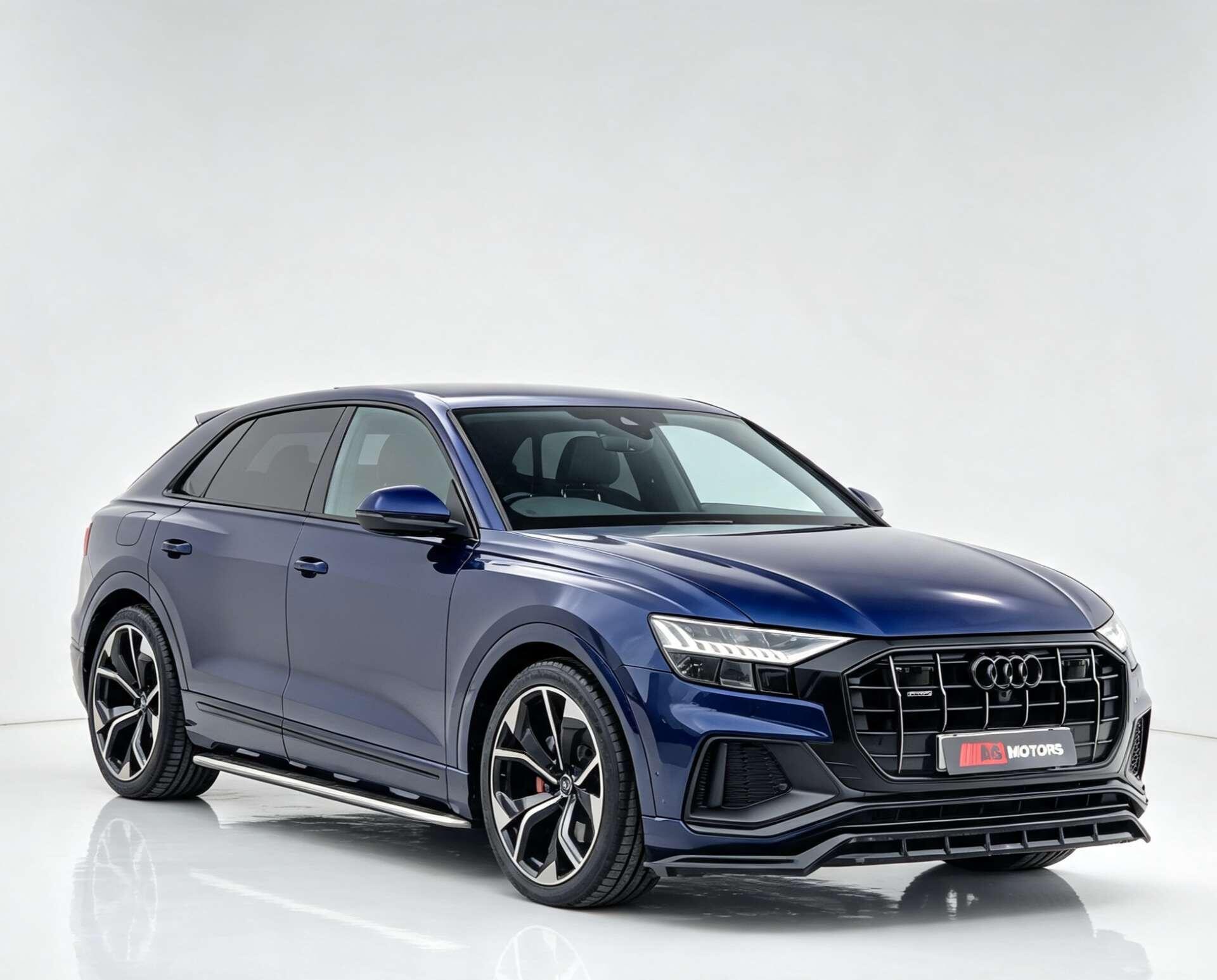 Audi Q8 view 3