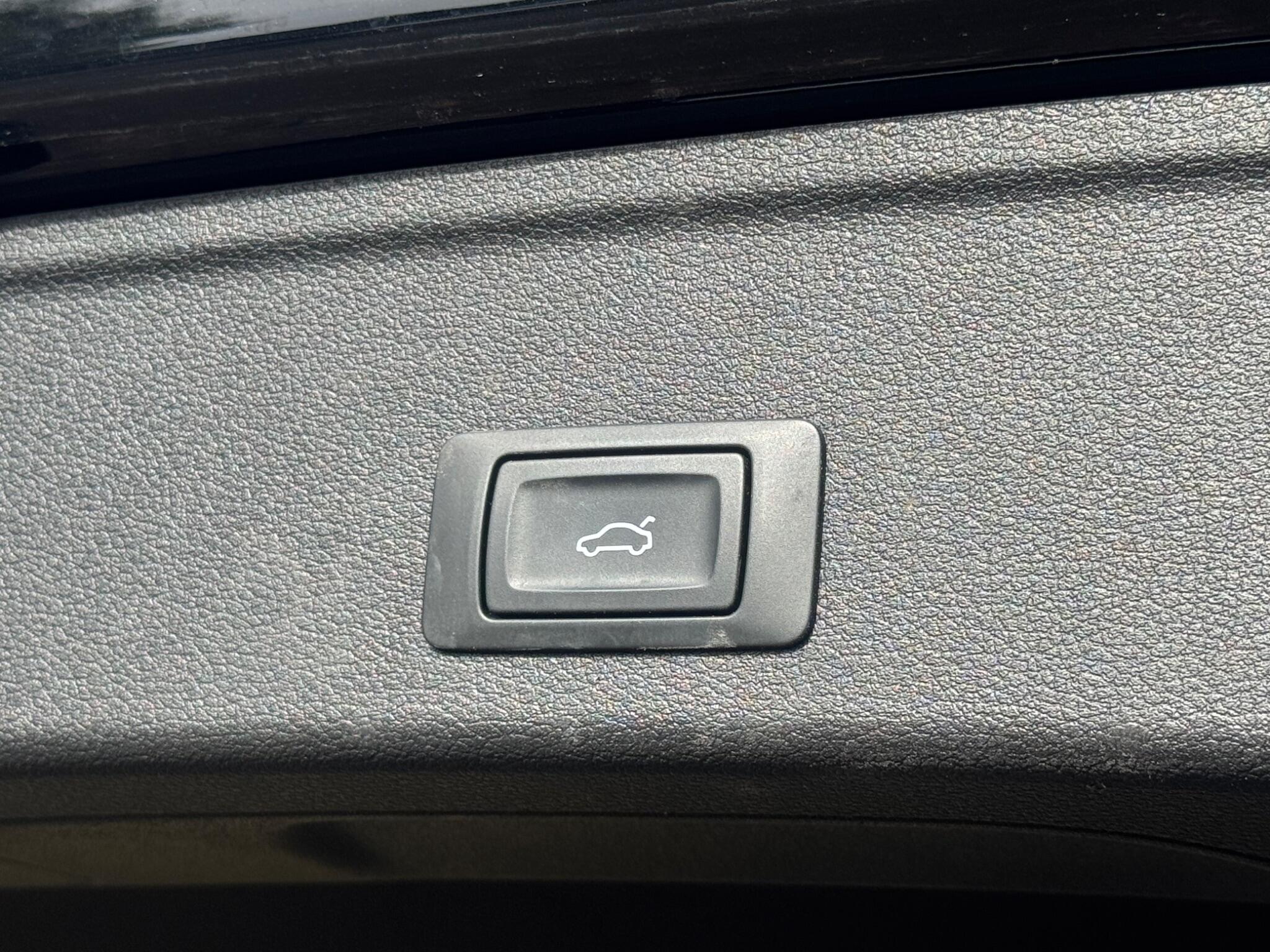 Audi A4 view 21