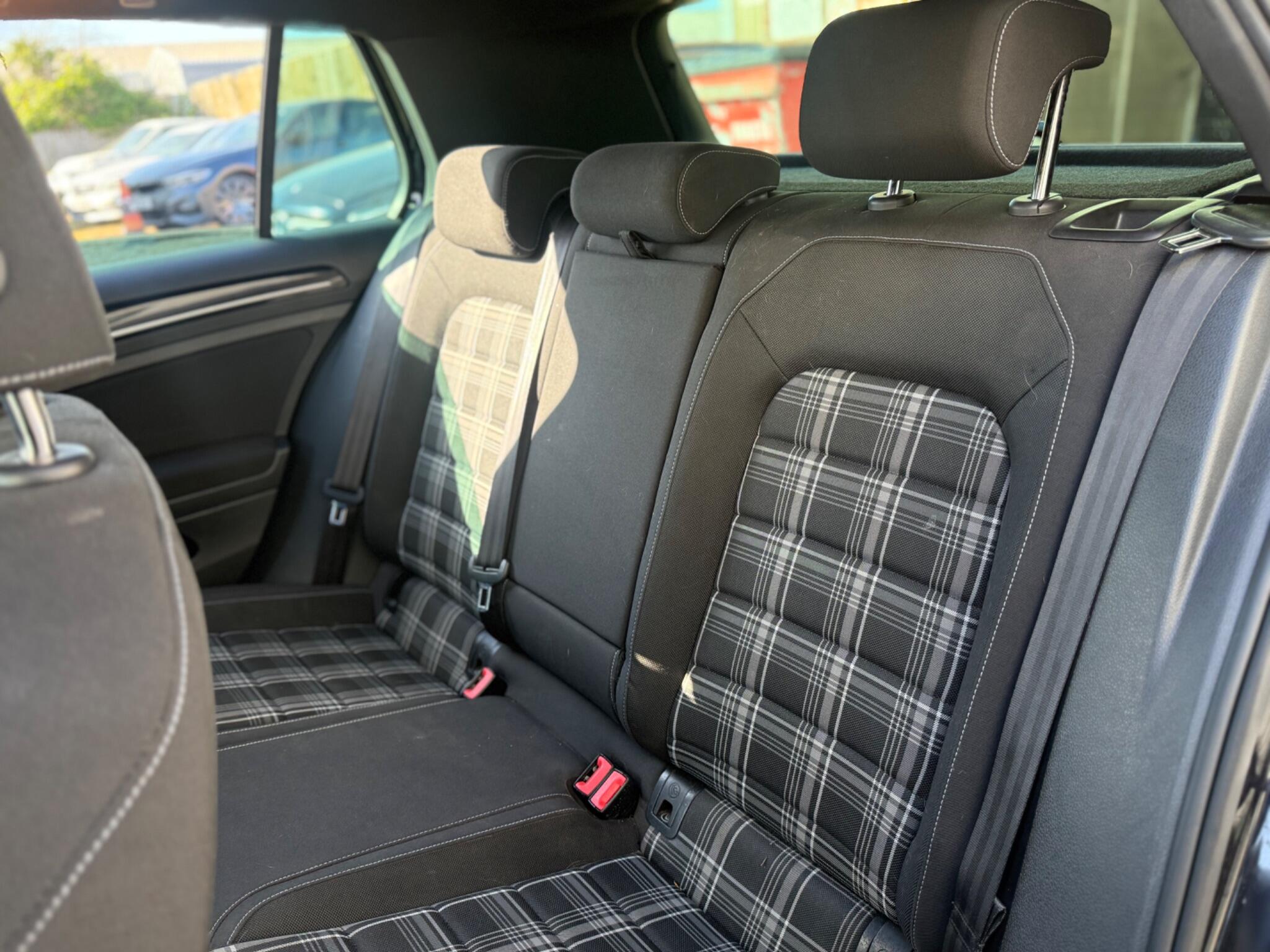 Volkswagen Golf view 22