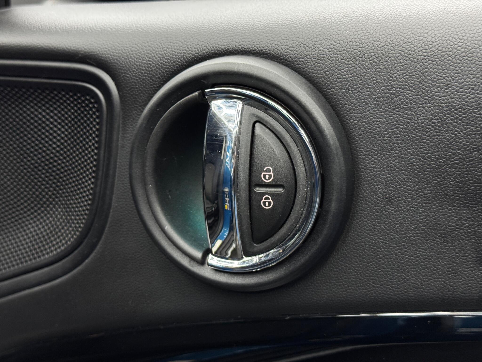 Mini Countryman view 39