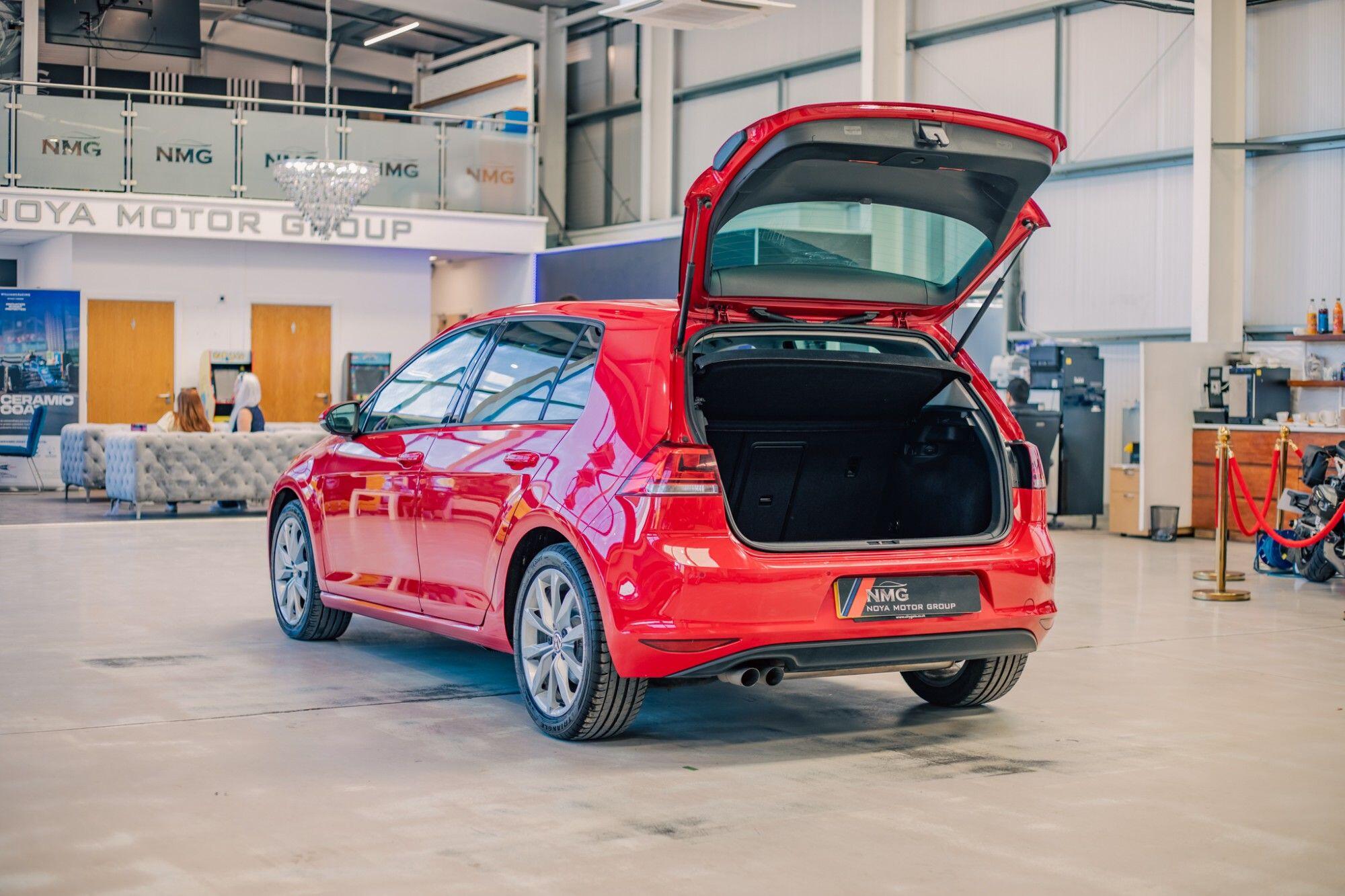 Volkswagen Golf view 33