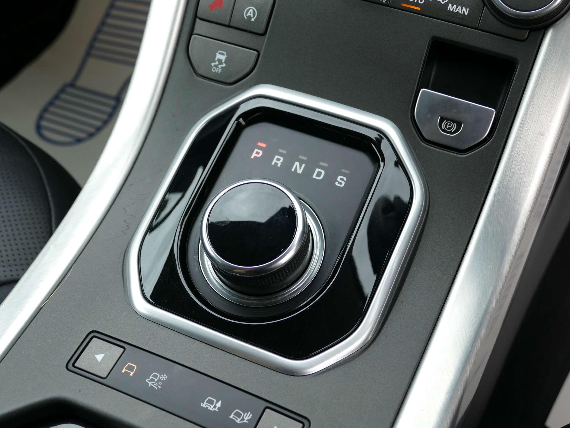 Land Rover Range Rover Evoque view 41