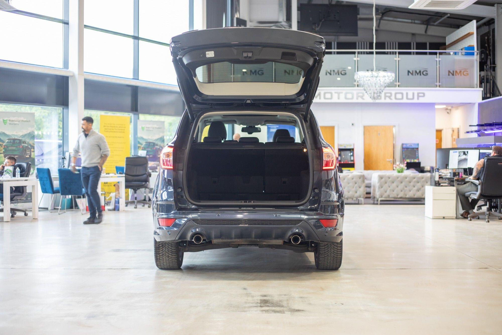Ford Kuga view 35