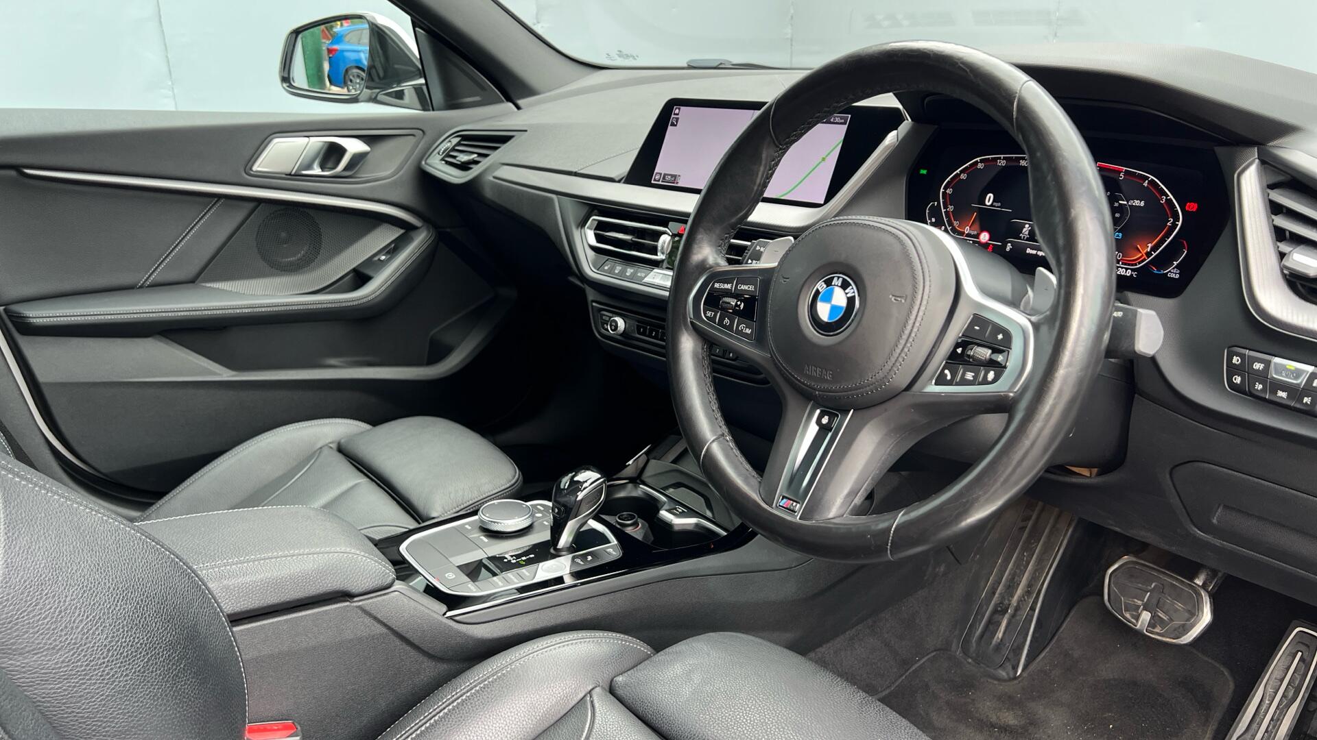 BMW 2 Series view 6