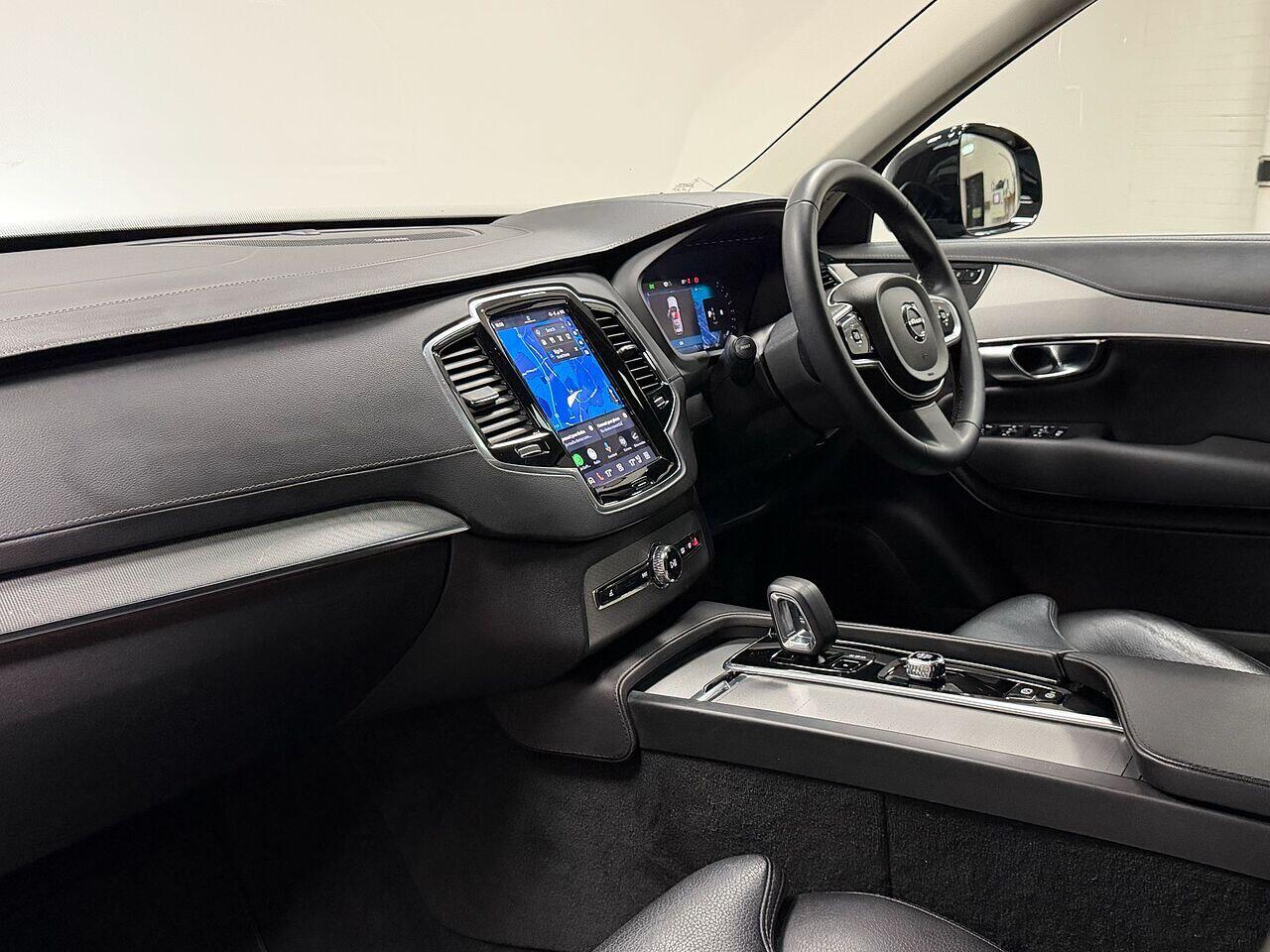 Volvo XC90 view 22