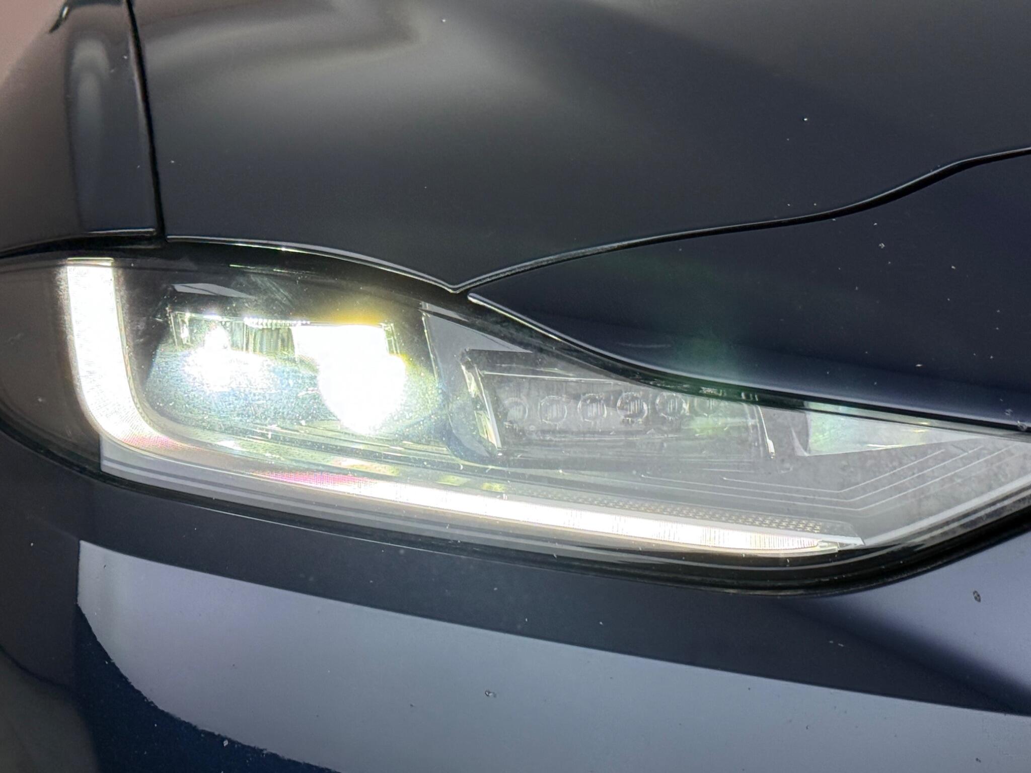 Jaguar Xe view 12