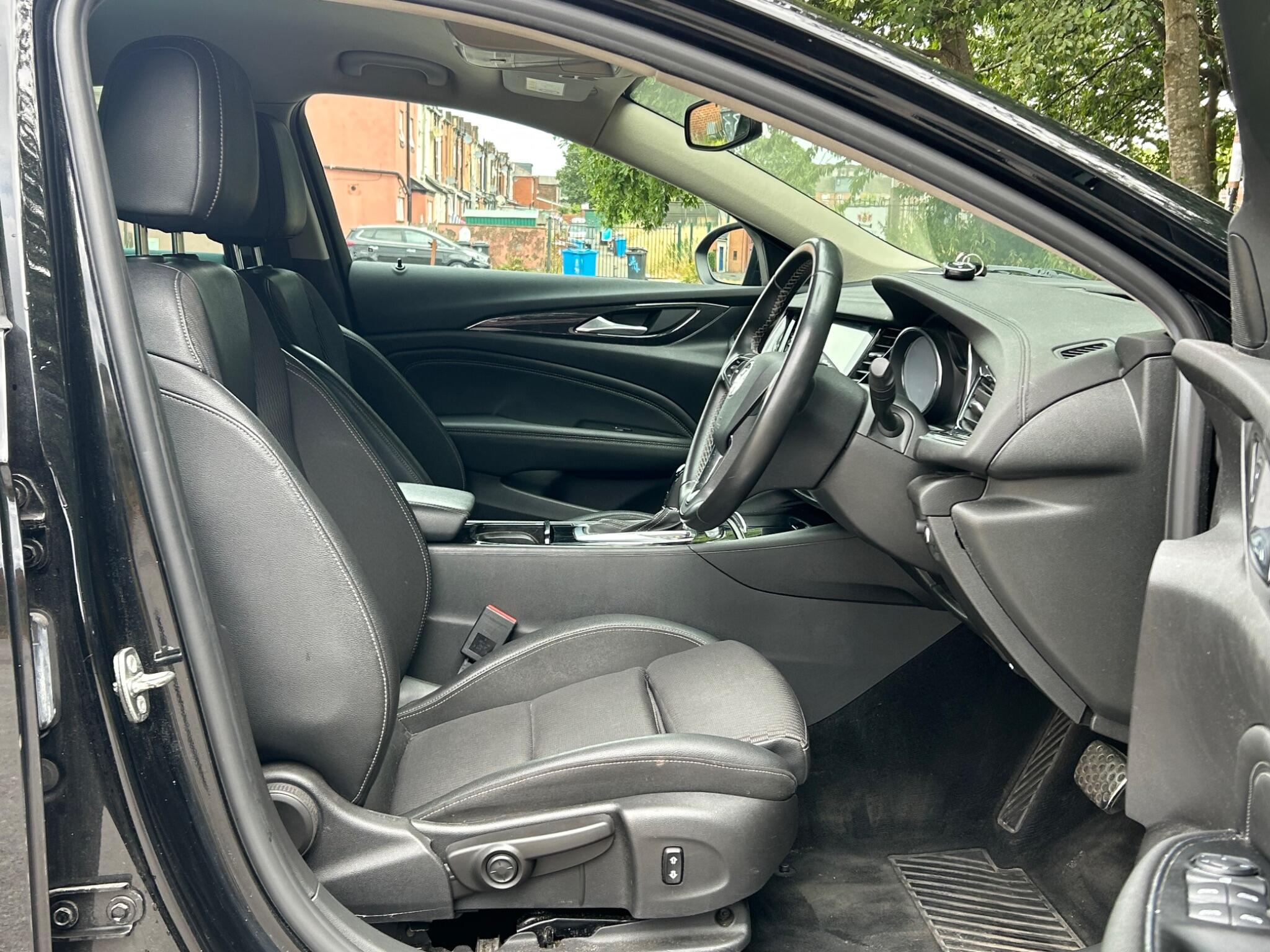 Vauxhall Insignia view 16