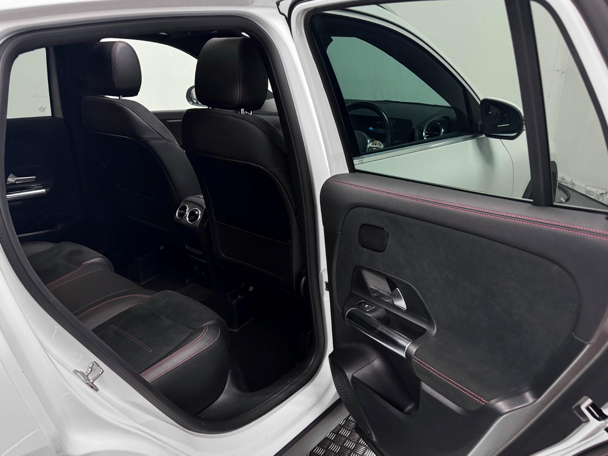 Mercedes-Benz Gla view 9