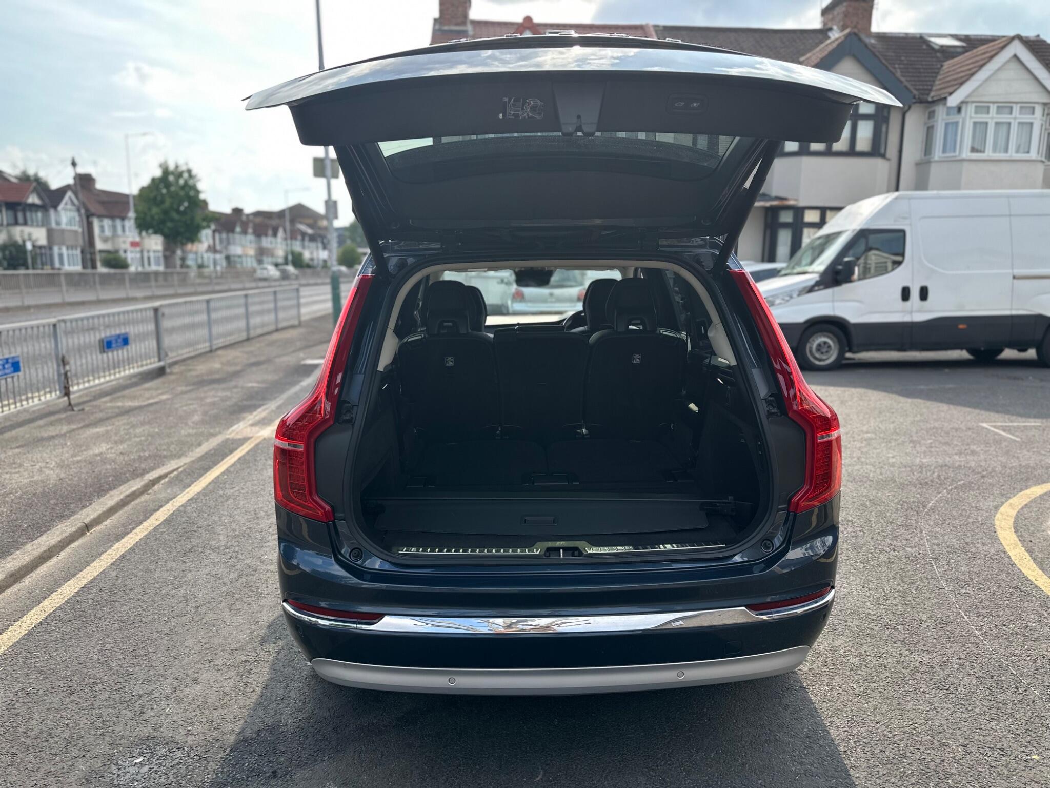 Volvo XC90 view 35