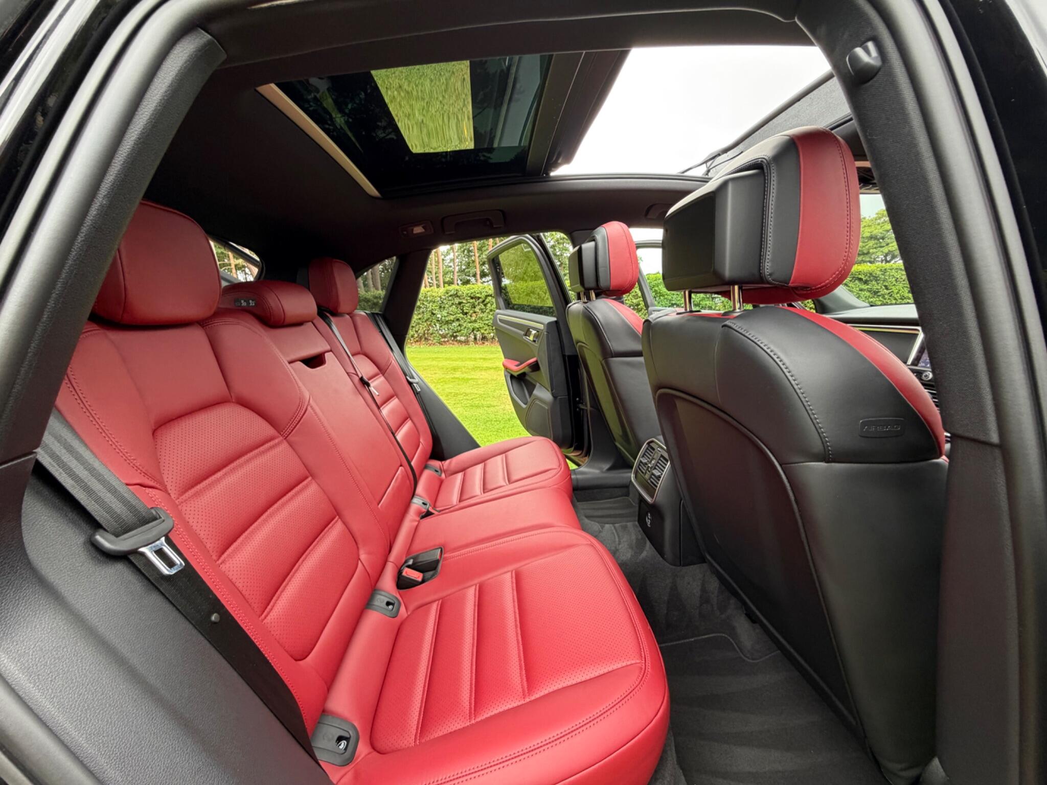 Porsche Macan view 31