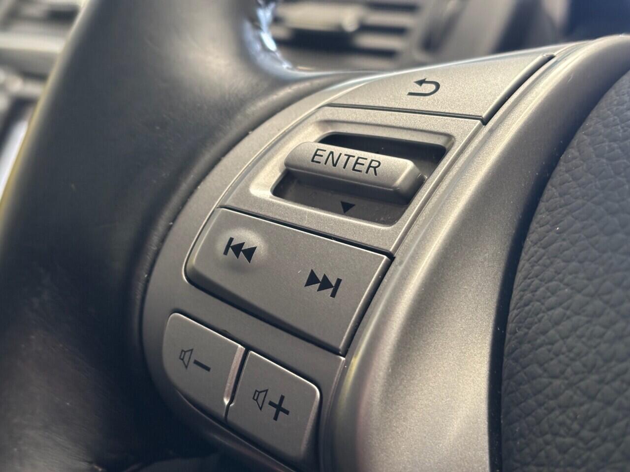 Nissan Pulsar view 35