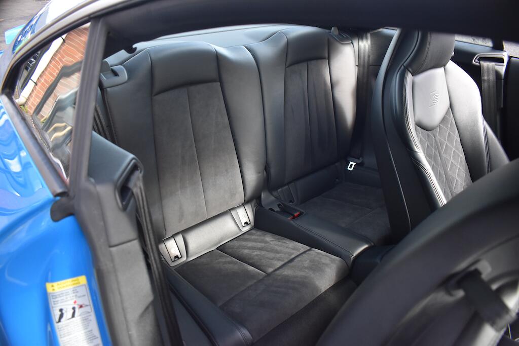 Audi TT view 21