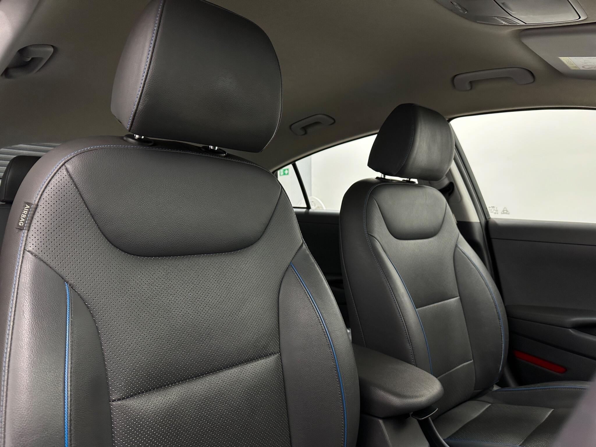 Hyundai IONIQ view 33