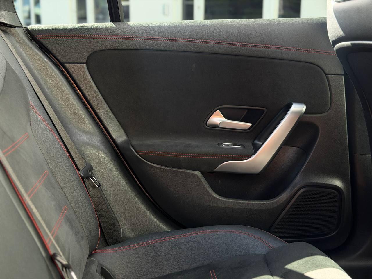 Mercedes-Benz Cla view 16