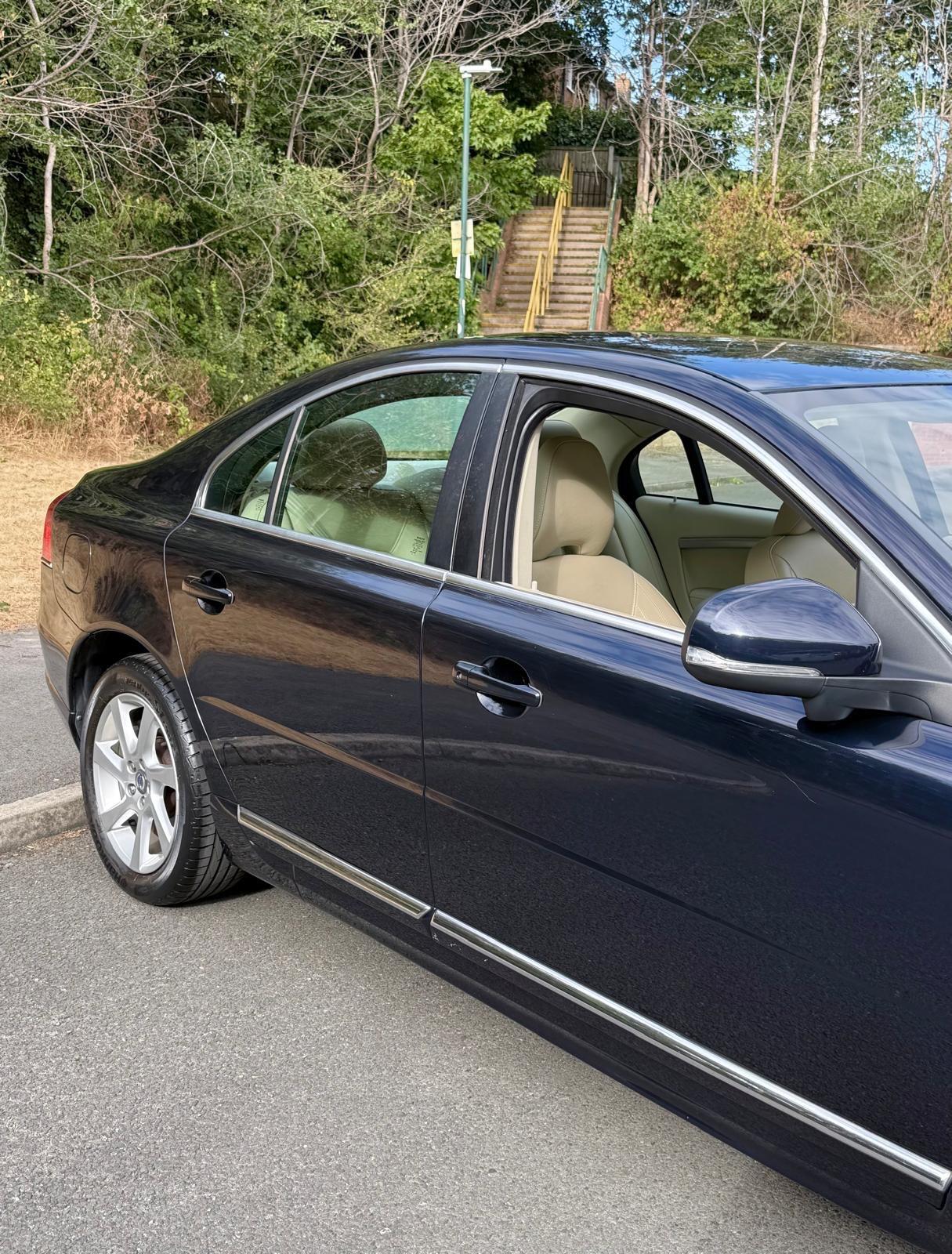Volvo S80 view 32
