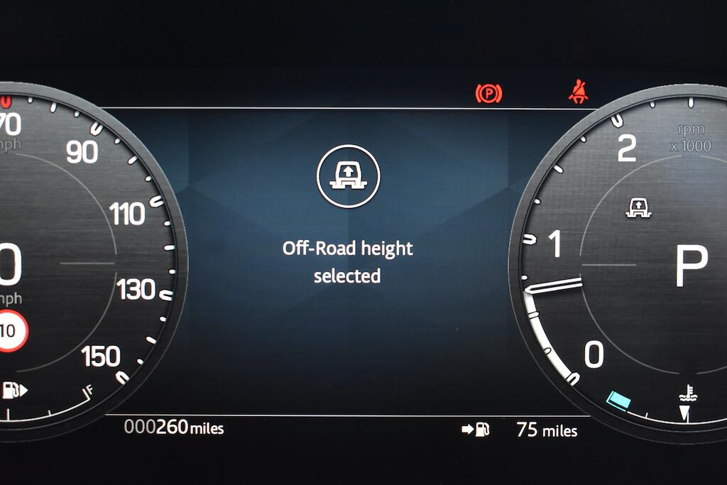 Land Rover Defender view 43