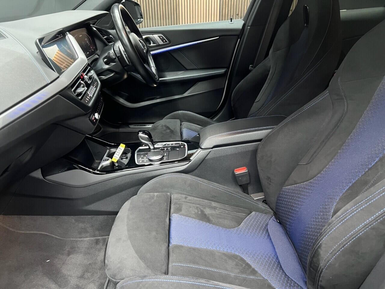 BMW 1 Series view 27