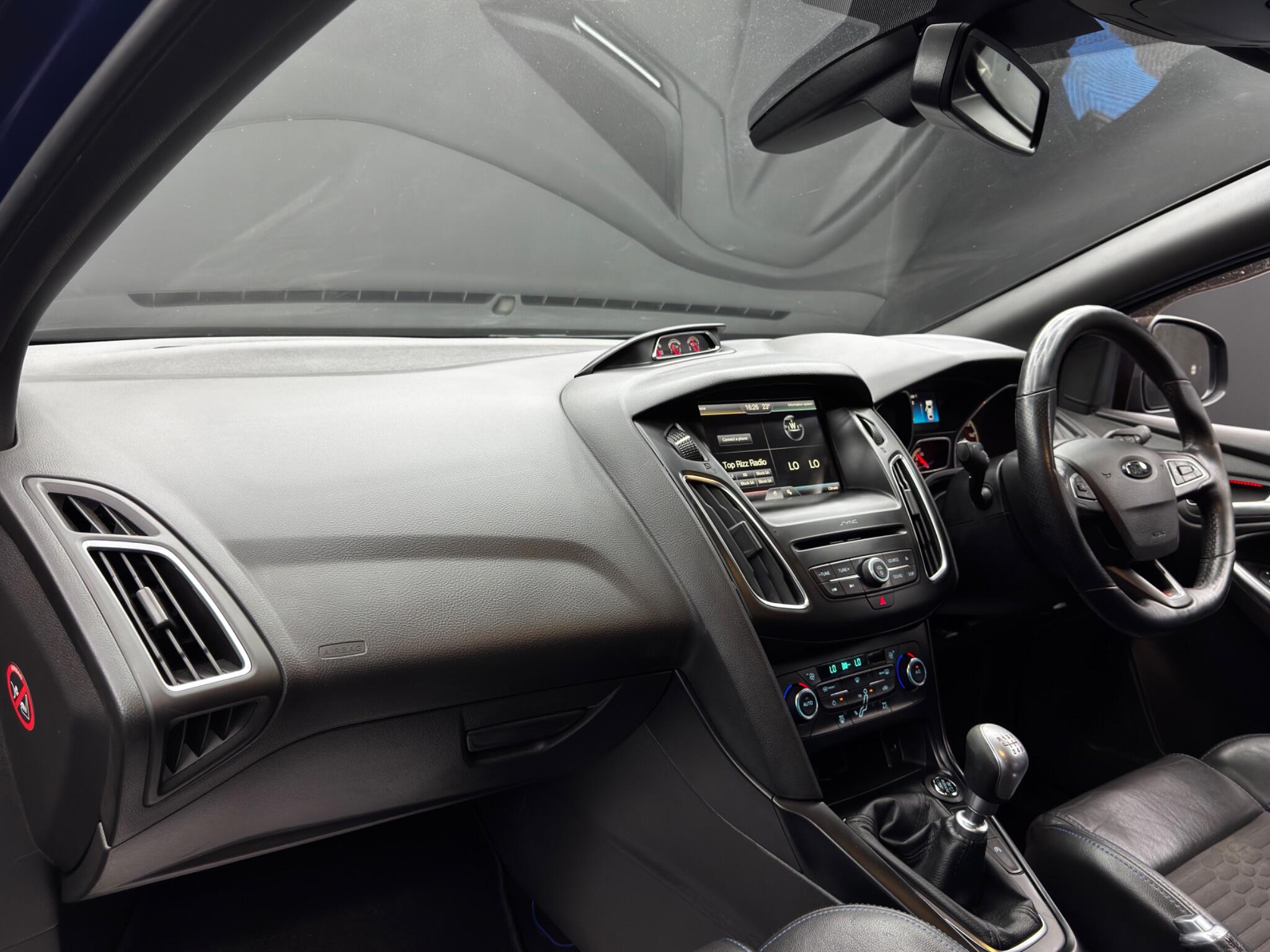 Ford Focus view 11