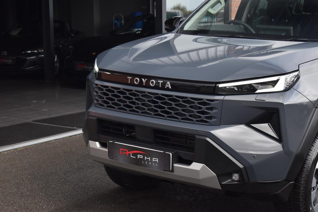 Toyota Hilux view 20