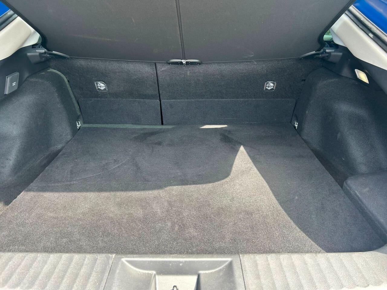 Toyota Prius view 32