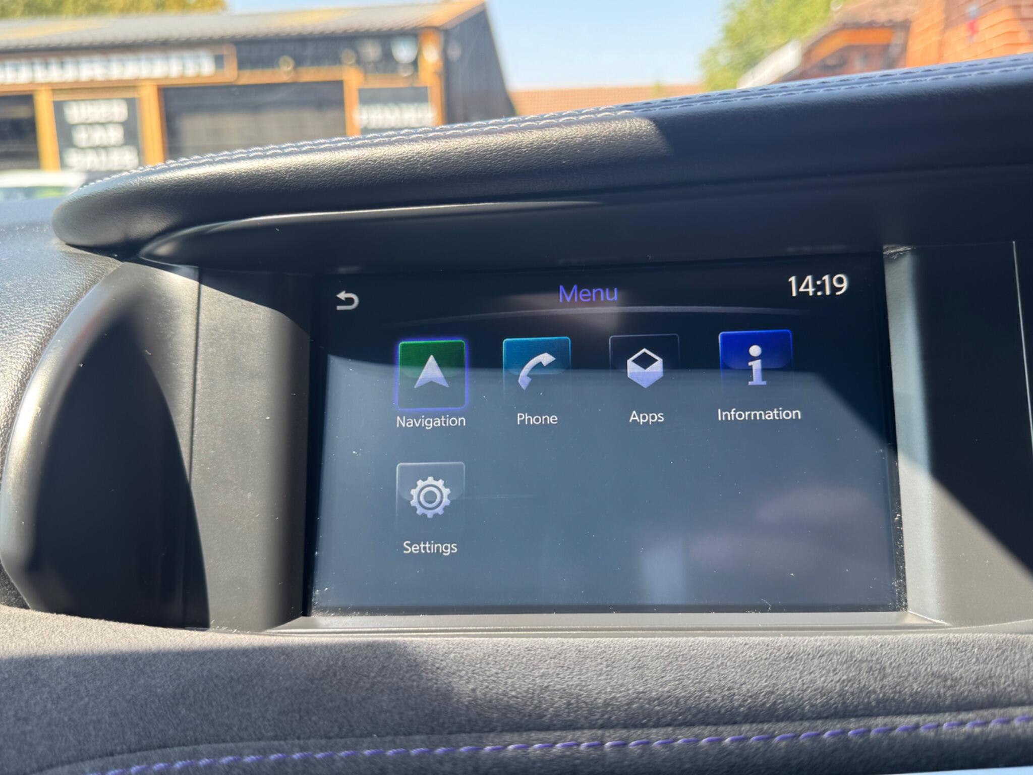 Infiniti Q30 view 26