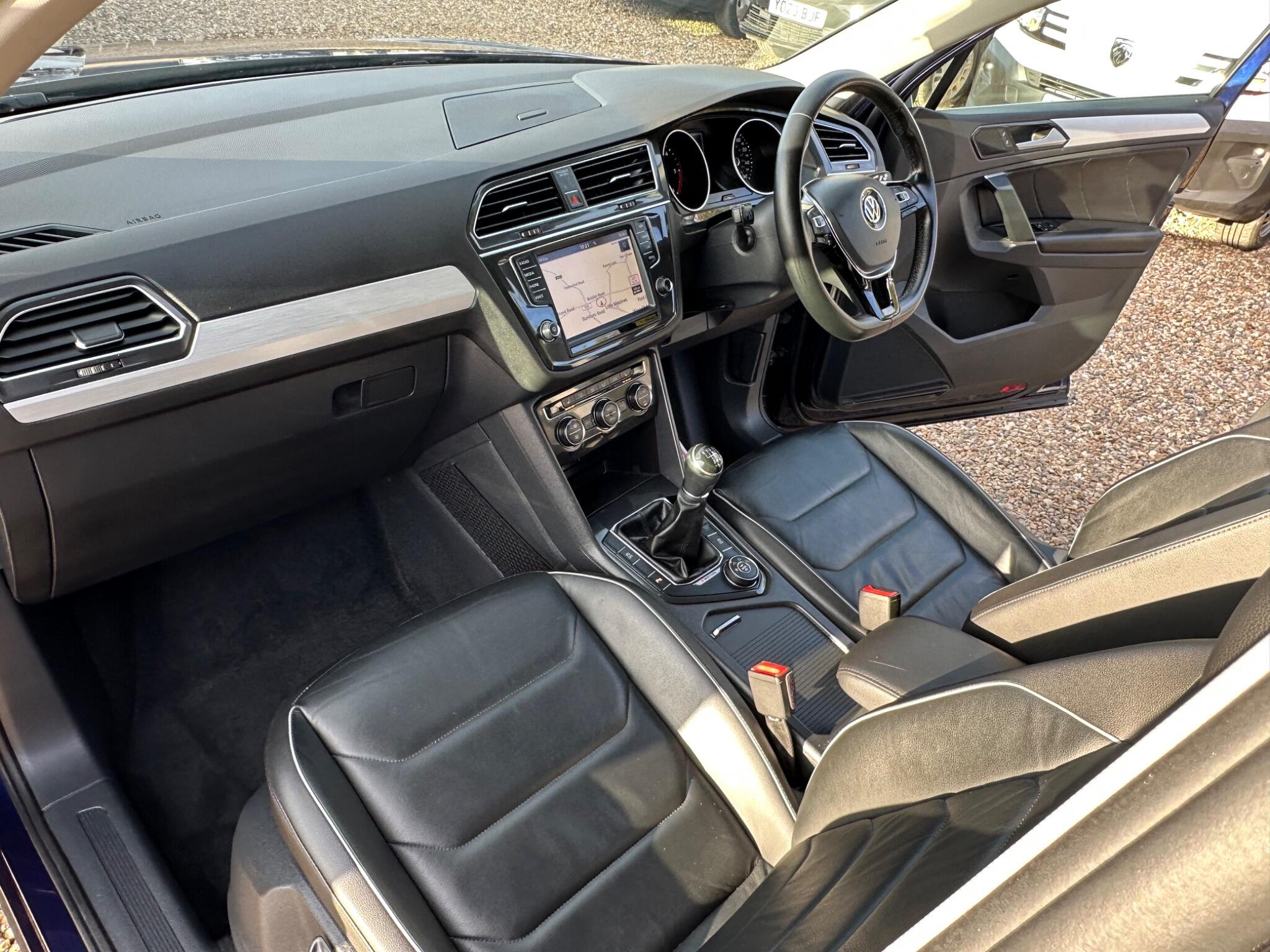Volkswagen Tiguan view 19