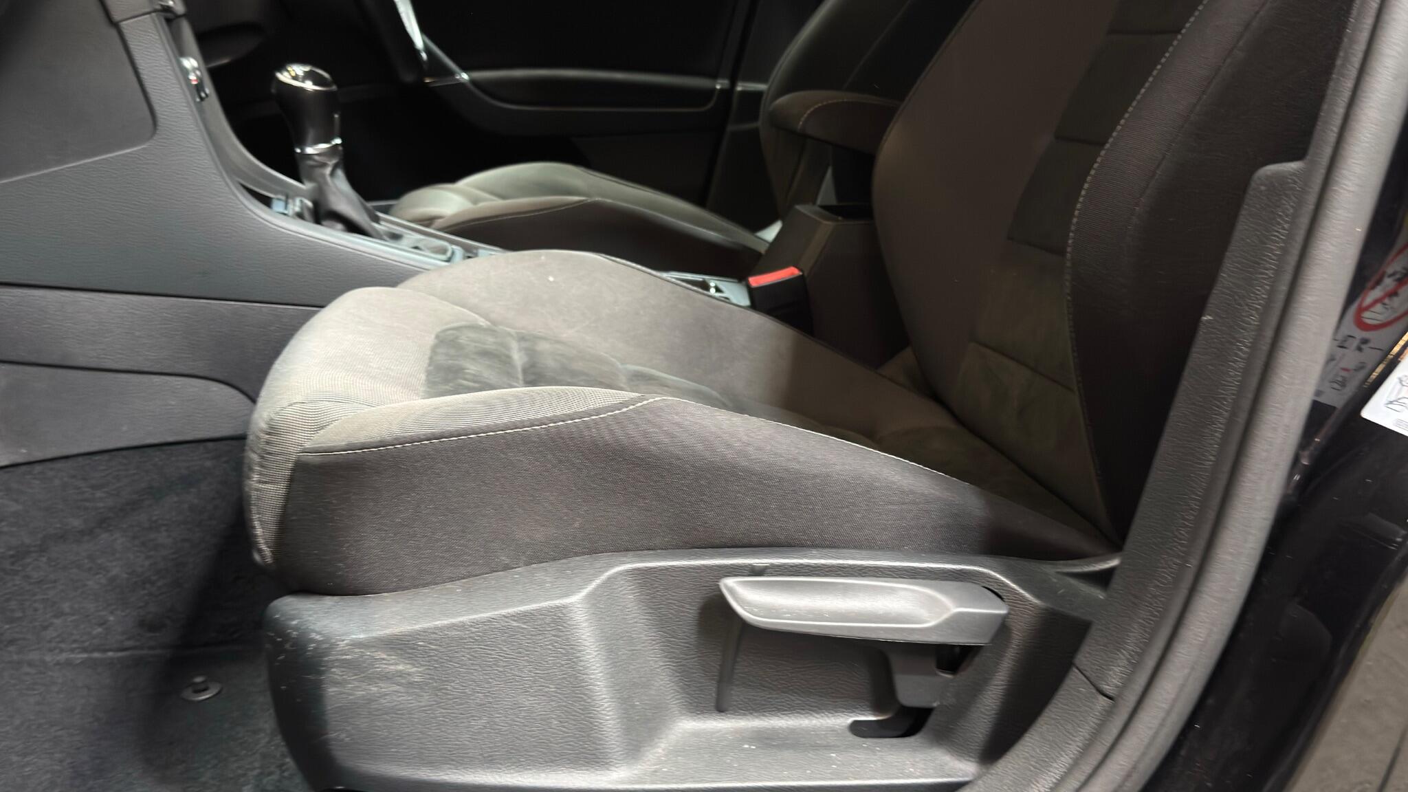 Volkswagen Golf view 49
